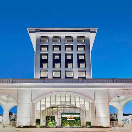 Courtyard By Marriott Bengaluru Hebbal Hotell Eksteriør bilde