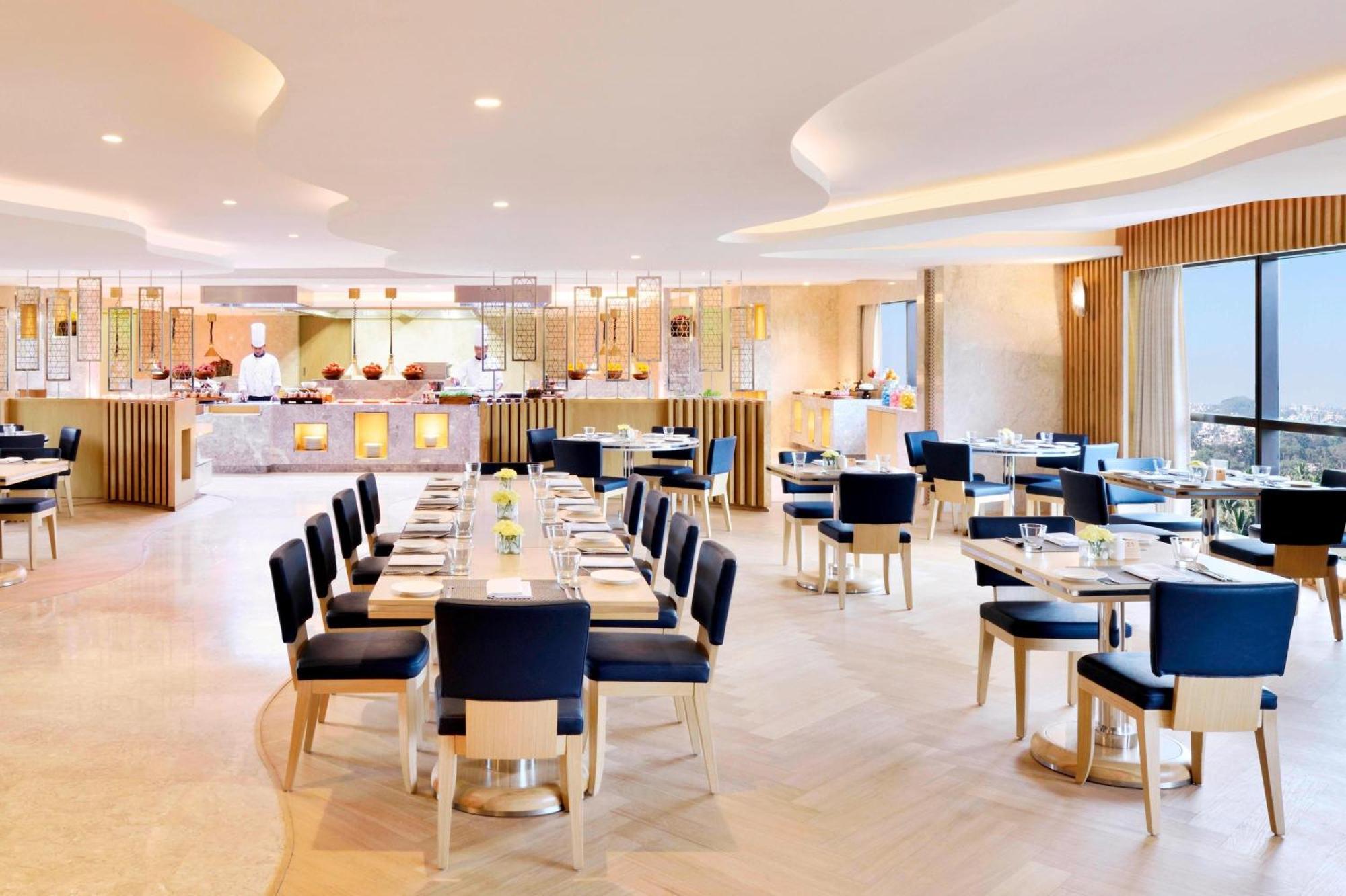 Courtyard By Marriott Bengaluru Hebbal Hotell Eksteriør bilde